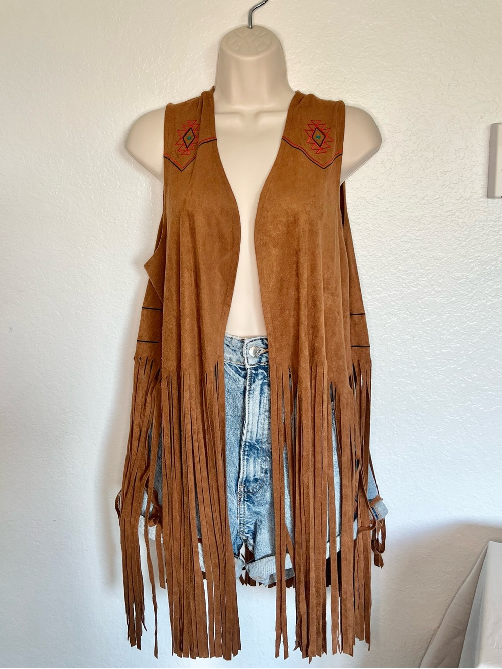 RARE Wrangler Faux-Suede Long Fringe Thunderbird Vest - Picture 7 of 10